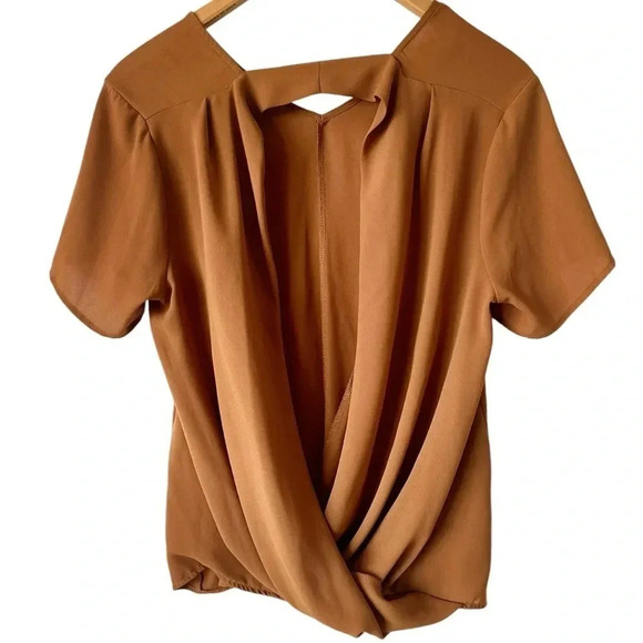 Lush Short Sleeve Open Twisted Back Top - Picture 4 of 10